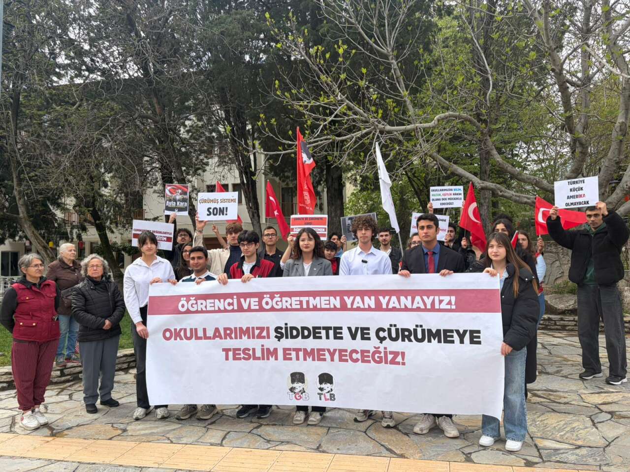 Menteşe’de Öğrencilerden Sert Mesaj: “Eğitimde Çürümeye Son Verilsin” 1